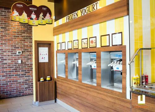 Nestle Toll House Cafe Tanger Outlets Kanata Ottawa Urbanomic Interiors Foodservice Design 03