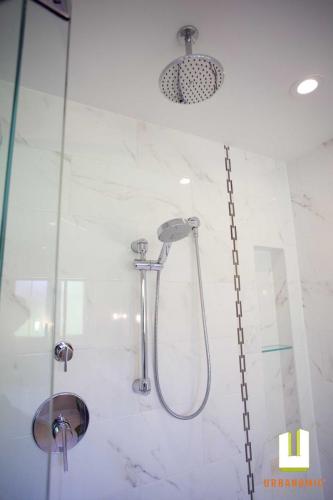 Contemporary Bathroom Renovation Design - Kanata ON | 2011